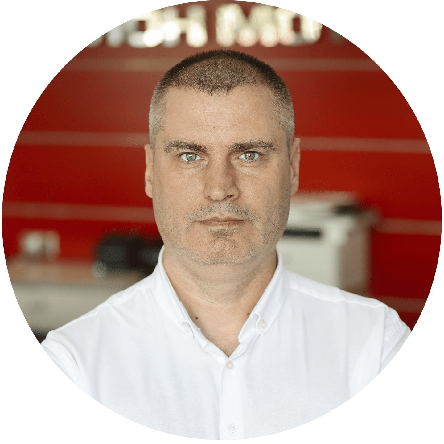 Игорь, старший мастер-консультант